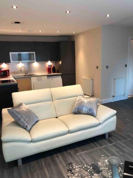 Bond Street Luxury Apartment Central เชมส์ฟอร์ด ภายนอก รูปภาพ