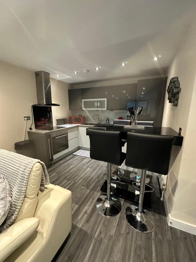 Bond Street Luxury Apartment Central เชมส์ฟอร์ด ภายนอก รูปภาพ