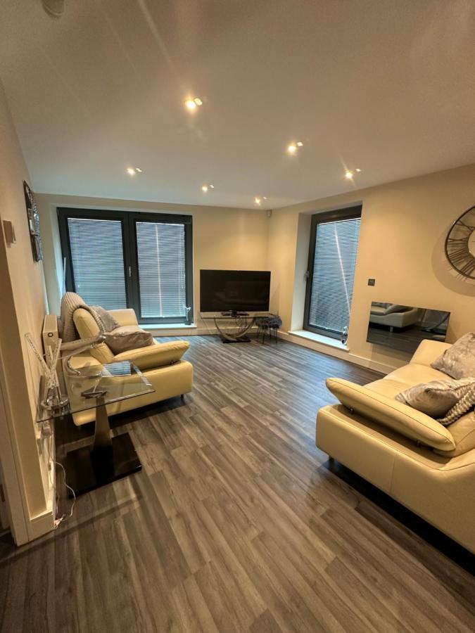 Bond Street Luxury Apartment Central เชมส์ฟอร์ด ภายนอก รูปภาพ
